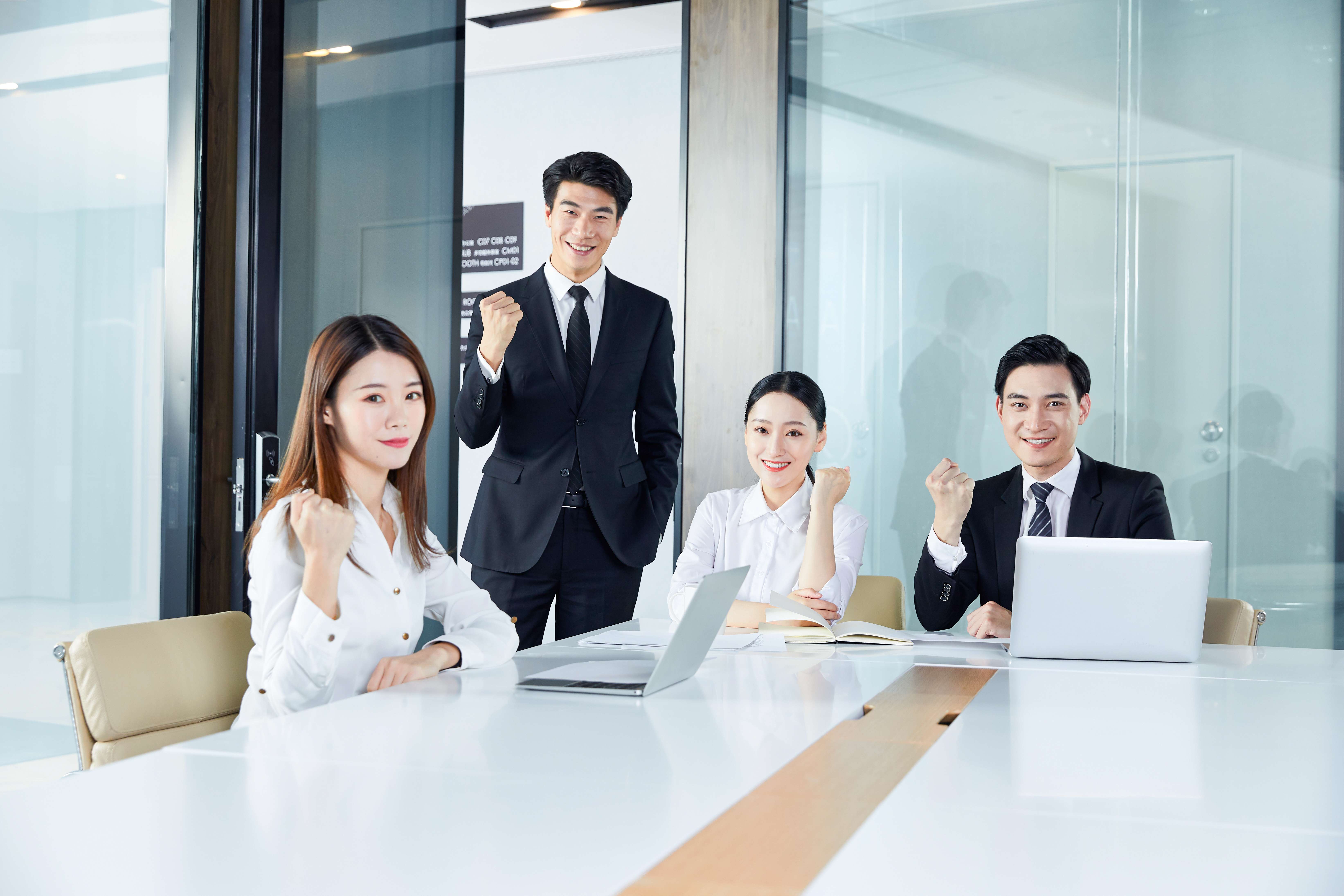 赋能毕业生多元发展，积云教育为广大学员提供广阔的职业舞台  